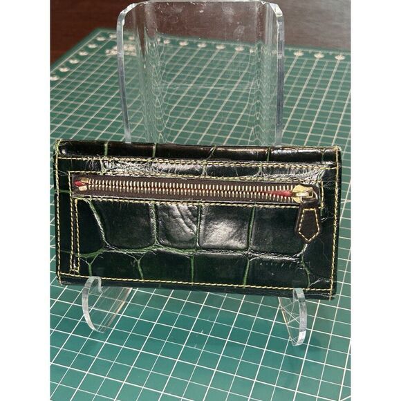 Dooney & Bourke Black Leather Croc Embossed Wallet With Zipper Pocket & Card Slo - Picture 2 of 6